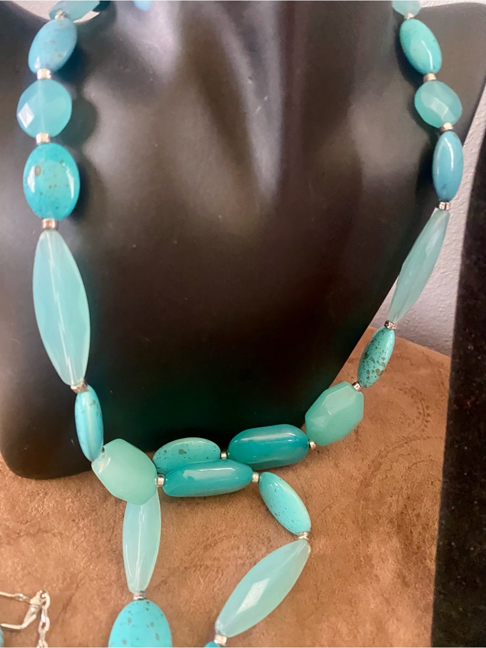 Liz Claiborne Turquoise-Tone Beaded Necklace, earrings and Bracelet Set - Picture 3 of 7